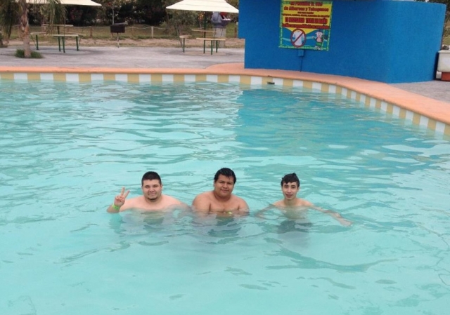 En la piscina